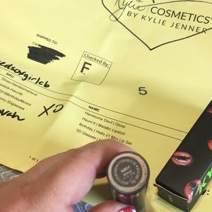 Kylie Cosmetics Makeup - New Kylie Creme Lipstick in Haunt It Kylie Cosmetics Makeup - New Kylie Creme Lipstick in Haunt It